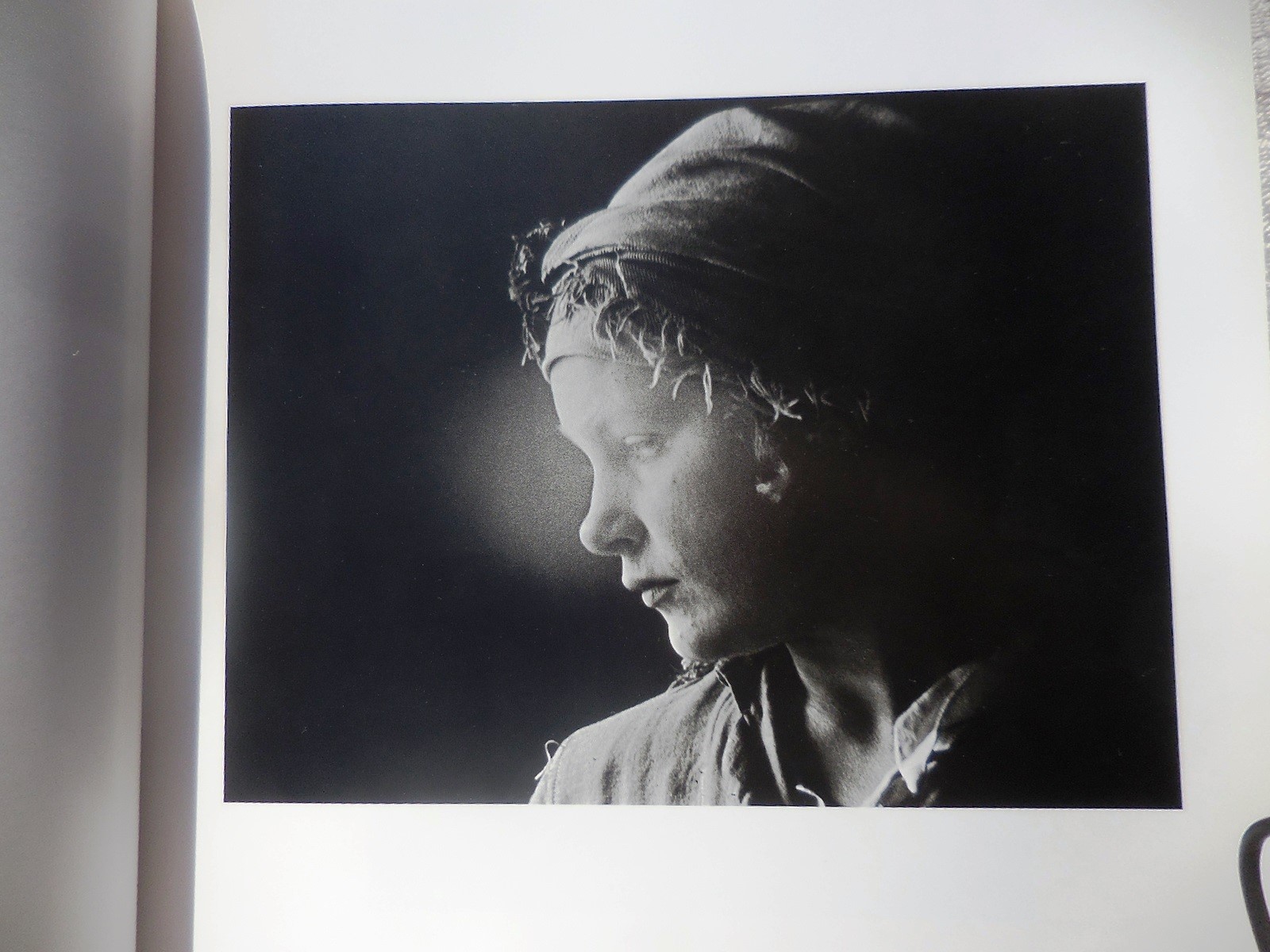 LEV POLIAKOV PHOTOGRAPHS Russia A Portrait GERMAN Die Russen Gesichter Landes