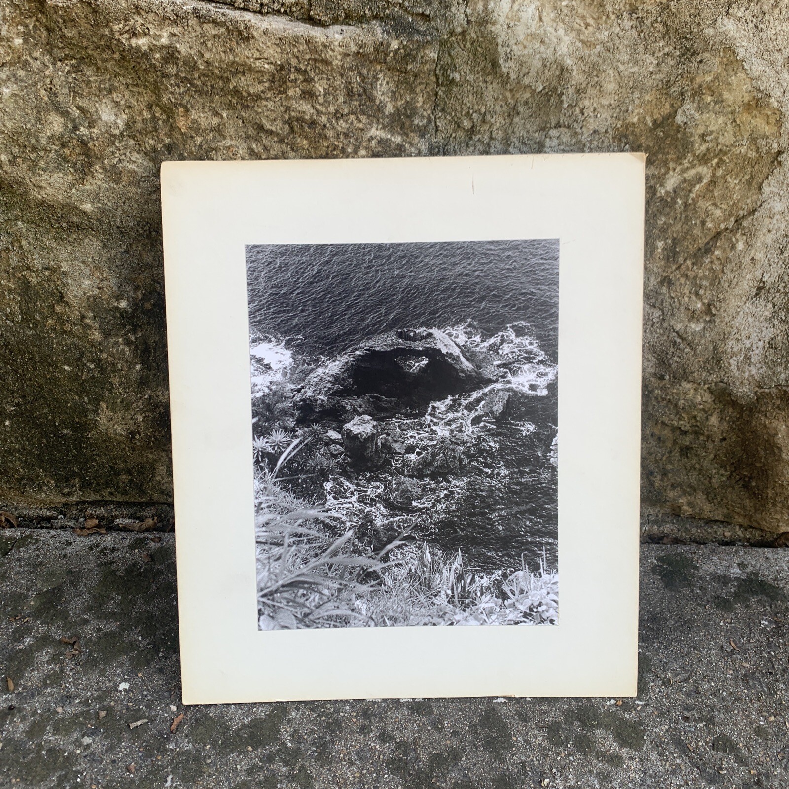 R. Asbacher Storm & Surf – Coast 8″x10″ Black & White Photograph – Stunning