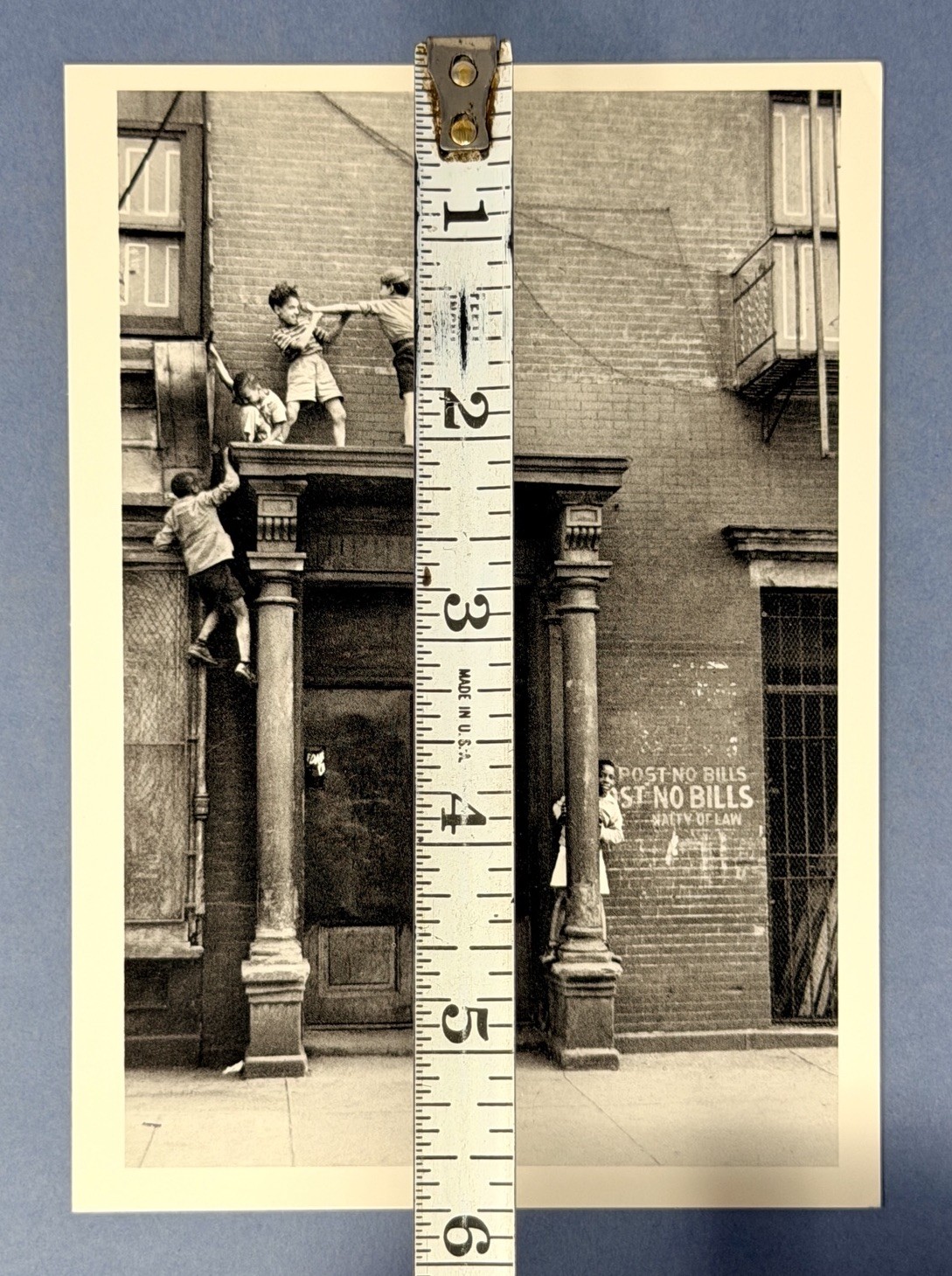 Helen Levitt Art Photo Print Card – New York, 1942 – Fotofolio 4.25”x6”