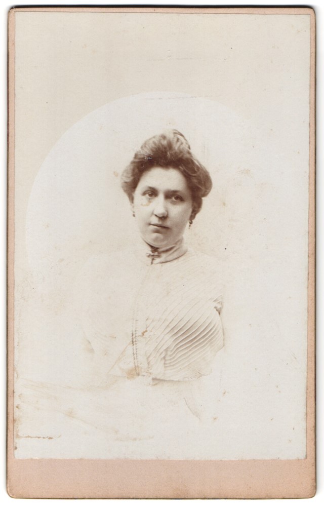Photography Portrait Housewife Jewelry Wearing White Dress
