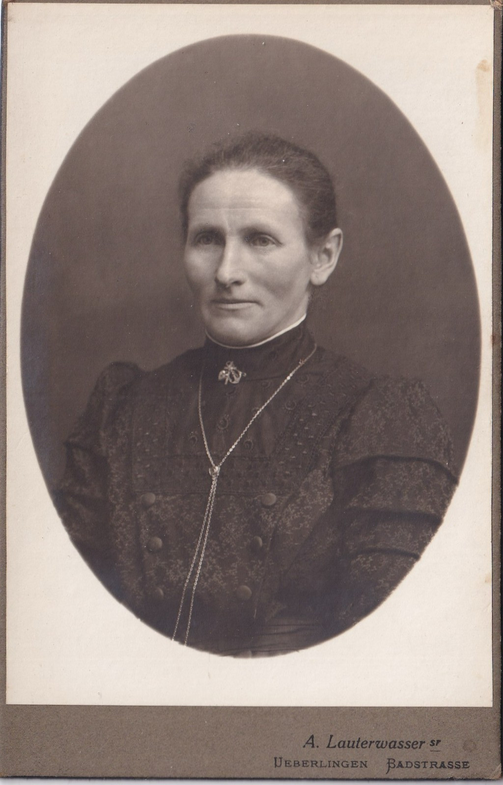 Lauterwasser KAB – lady portrait – Überlingen