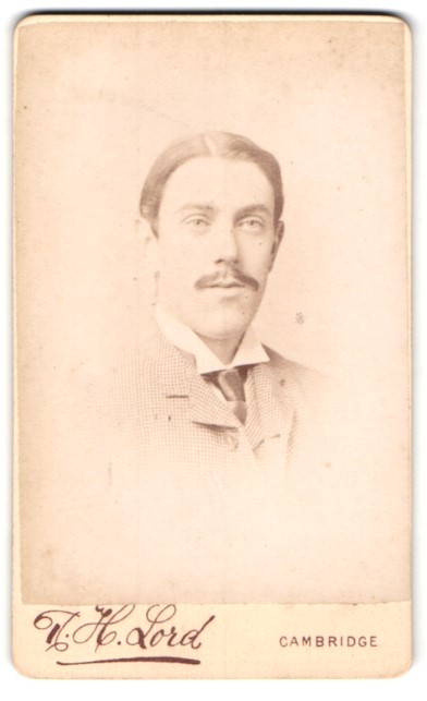 Photograph R. H. Lord, Cambridge, Market Place 13, Portrait of a Gentleman