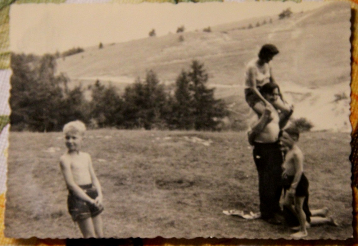 Photo 1964 boy young nature school home GDR woman girl leisure 10.5x7cm AL