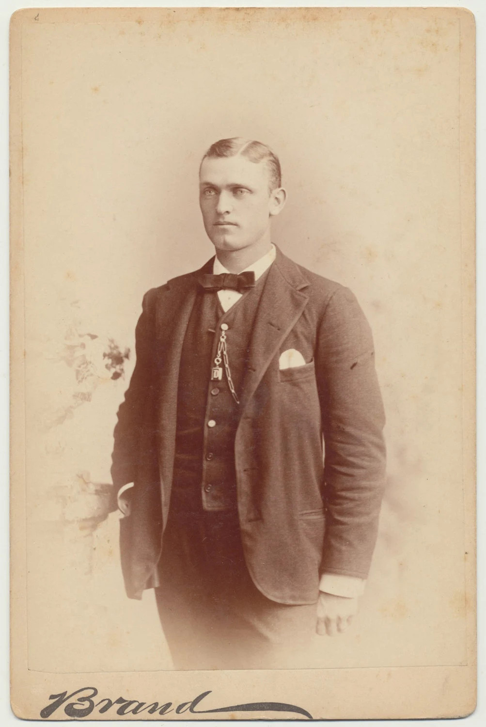 Handsome Man in Three Piece Suit w/ Pocket Square, Chain. Cabinet Card. Chicago