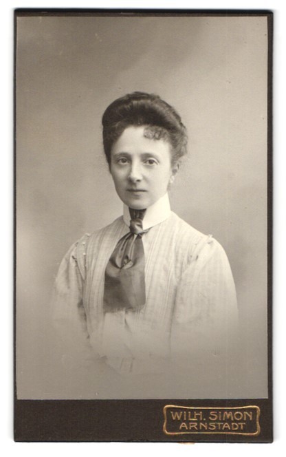 Photograph Wilh. Simon, Arnstadt, Portrait of a Lady CDV / Cabinet Photo