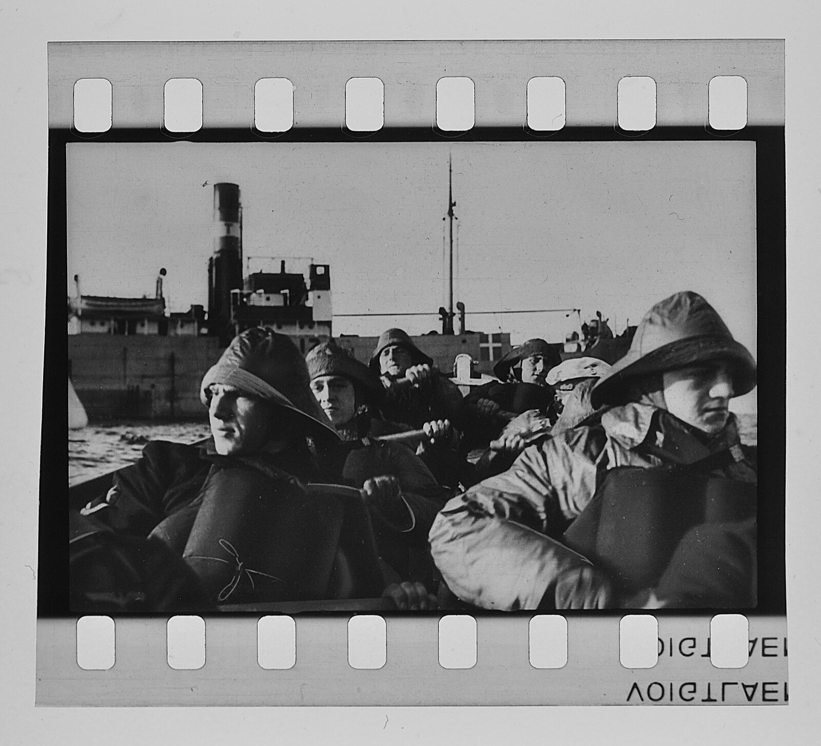 altes Dia Zelluloidfilm 4×3,5 cm – Kriegsschiffe Soldaten der Kriegsmarine uvm.