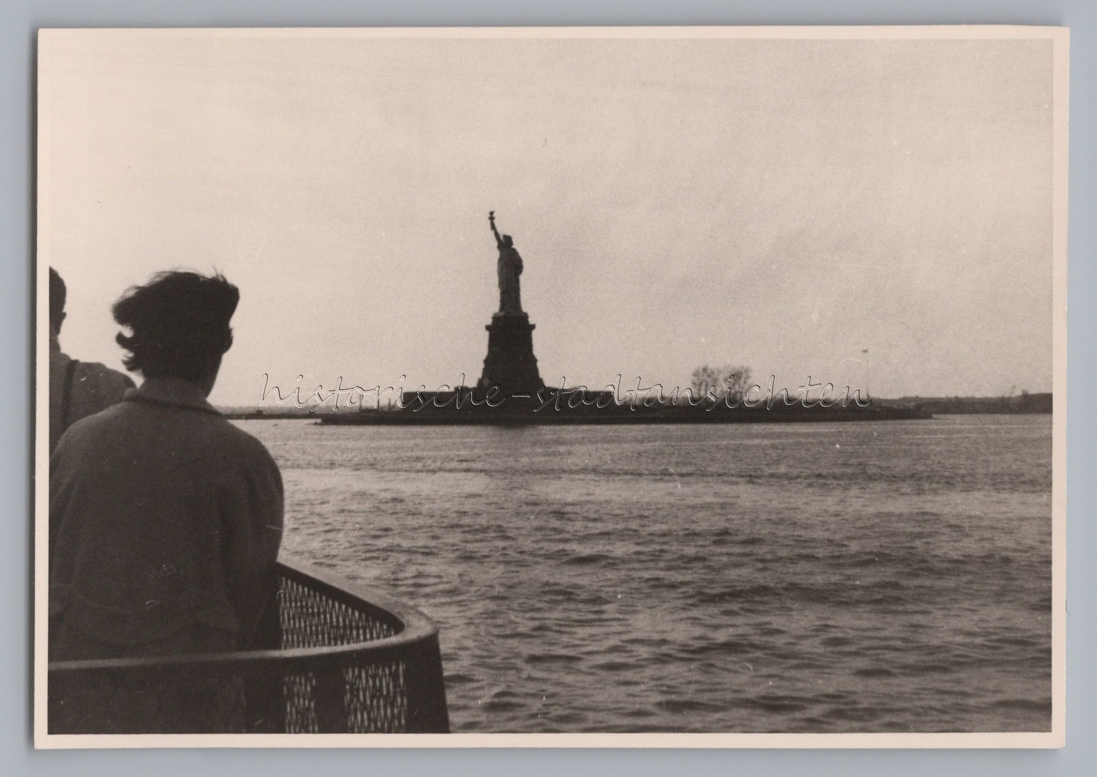 New York USA 1959 – Statue of Liberty from Viewpoint – Photo 1950s