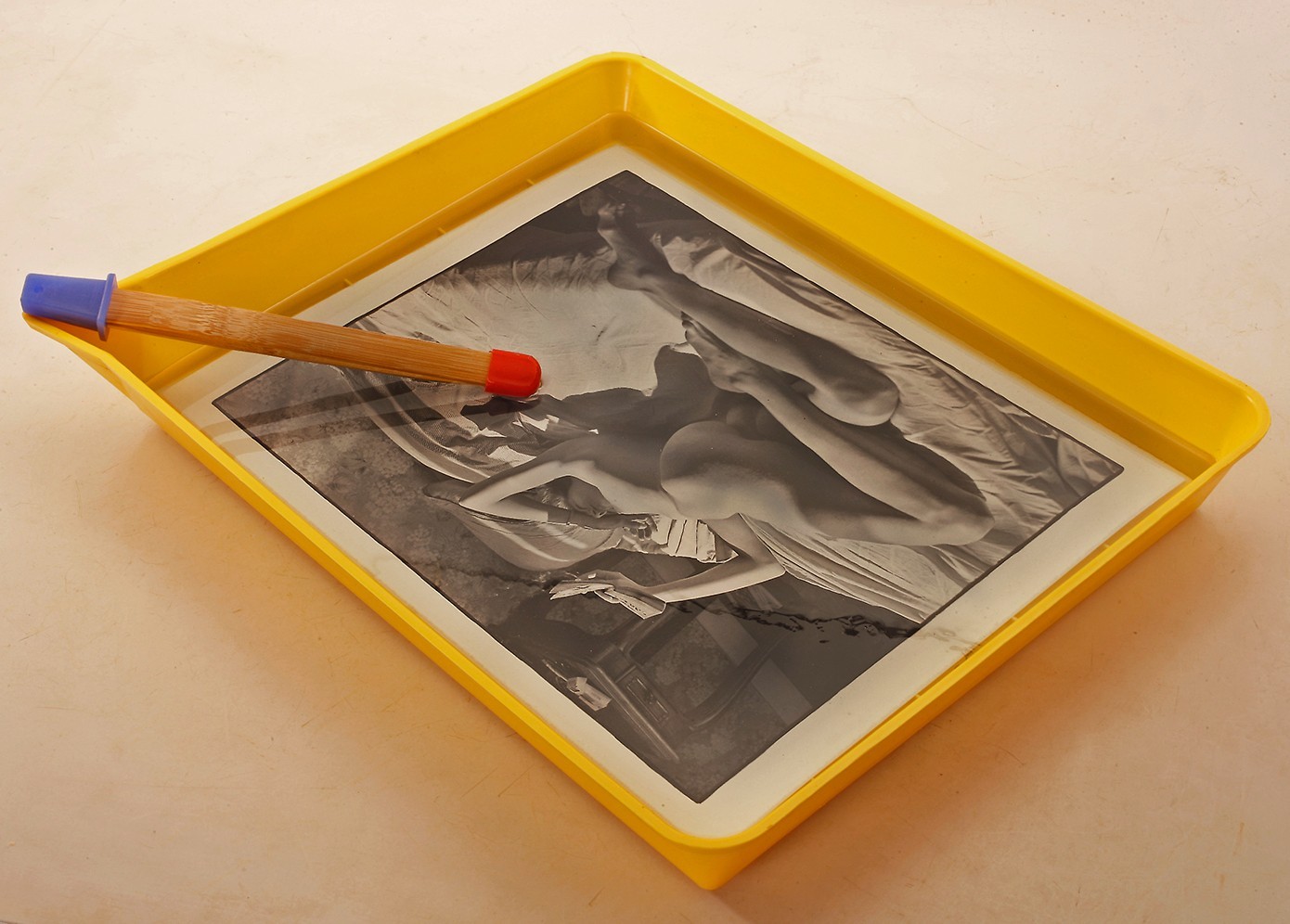 READING 1986 DARKROOM SCULPTURE by GUY le BAUBE