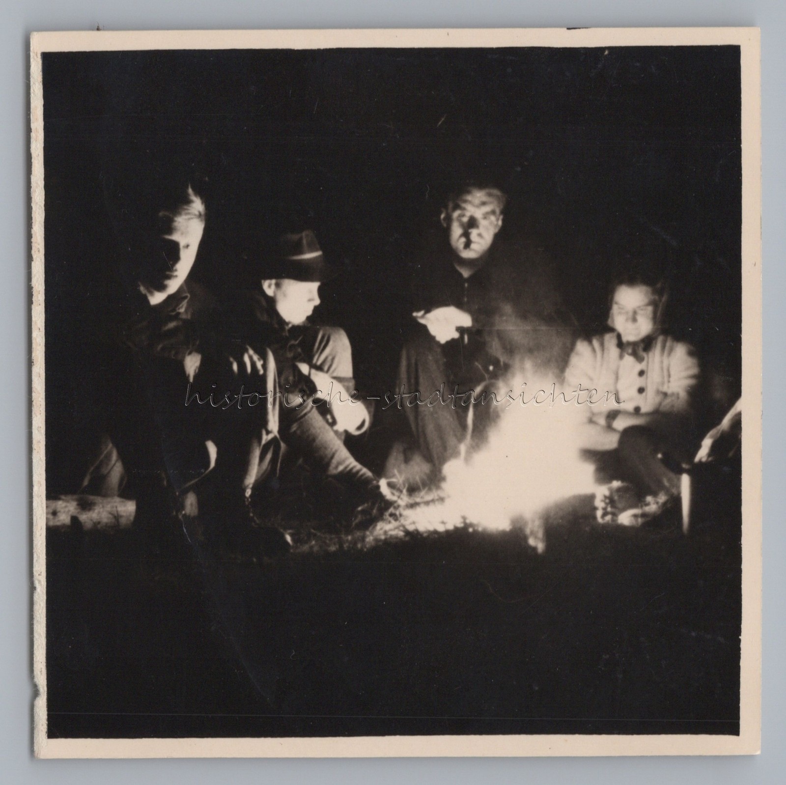 Campfire 1949 – Vintage Photo 1940s