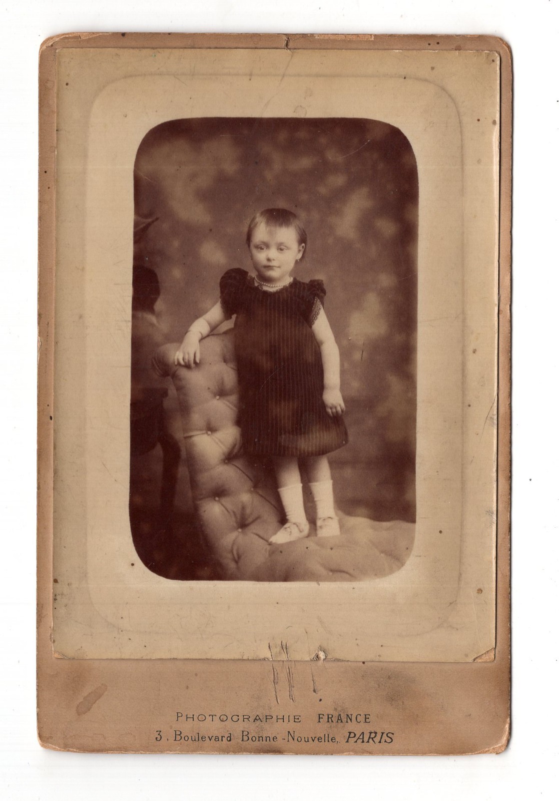 CAB Photo Cute Little Girl – Paris 1889