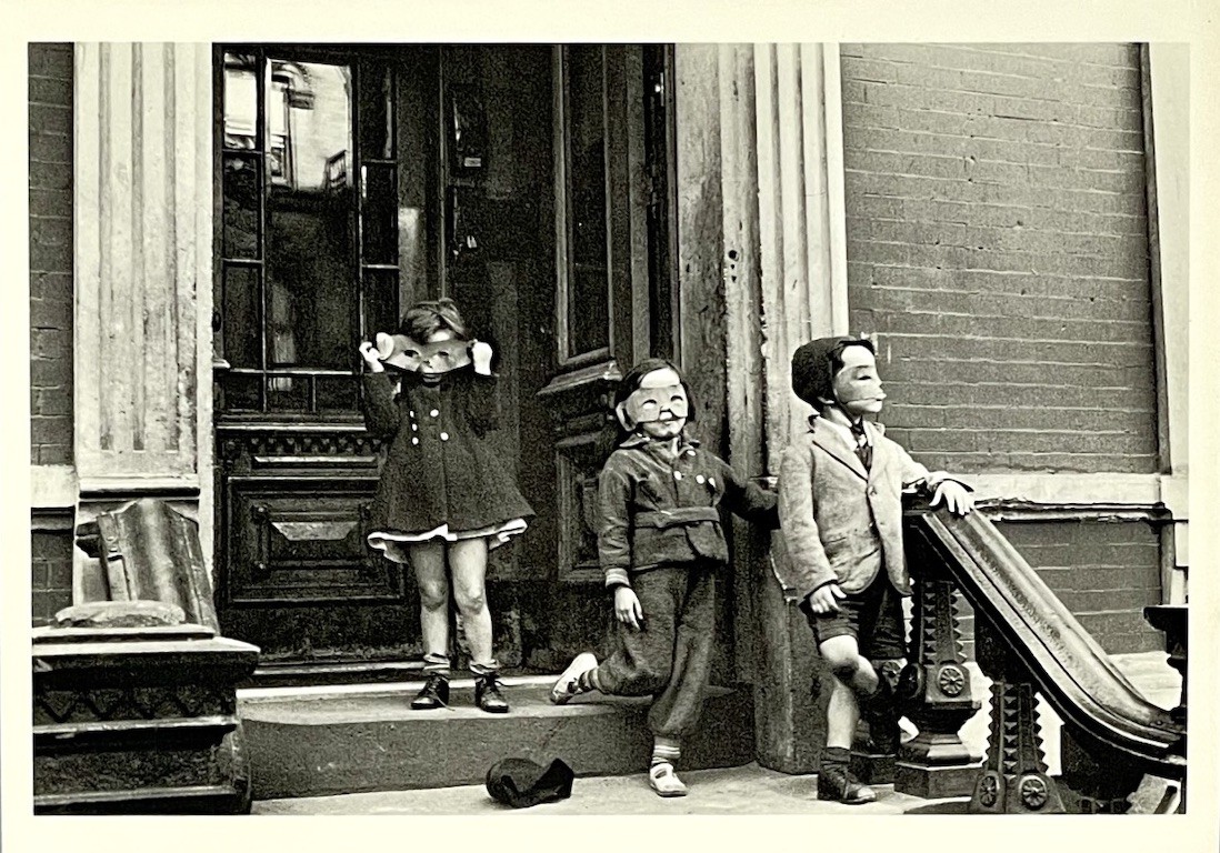 Halloween NYC 1942 Art Print Card Photo By Helen Levitt Fotofolio 4”x6” Masks
