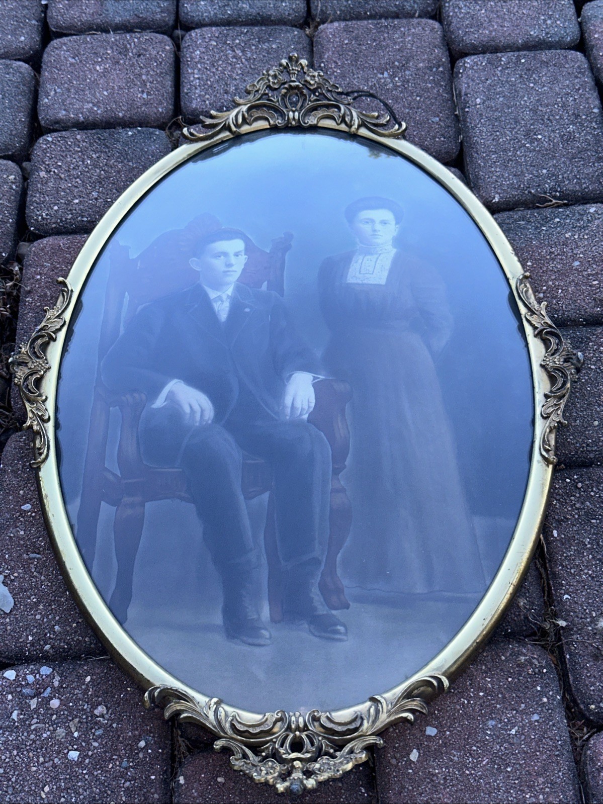 Antique Portrait Curved / Concave / Bubble Glass Metal Frame Early 1900’s Photo