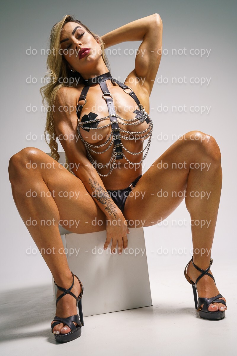 BDSM Lot x 24 Art Photography 5x 7, 8×10 Glamour Dominatrix Model set #4