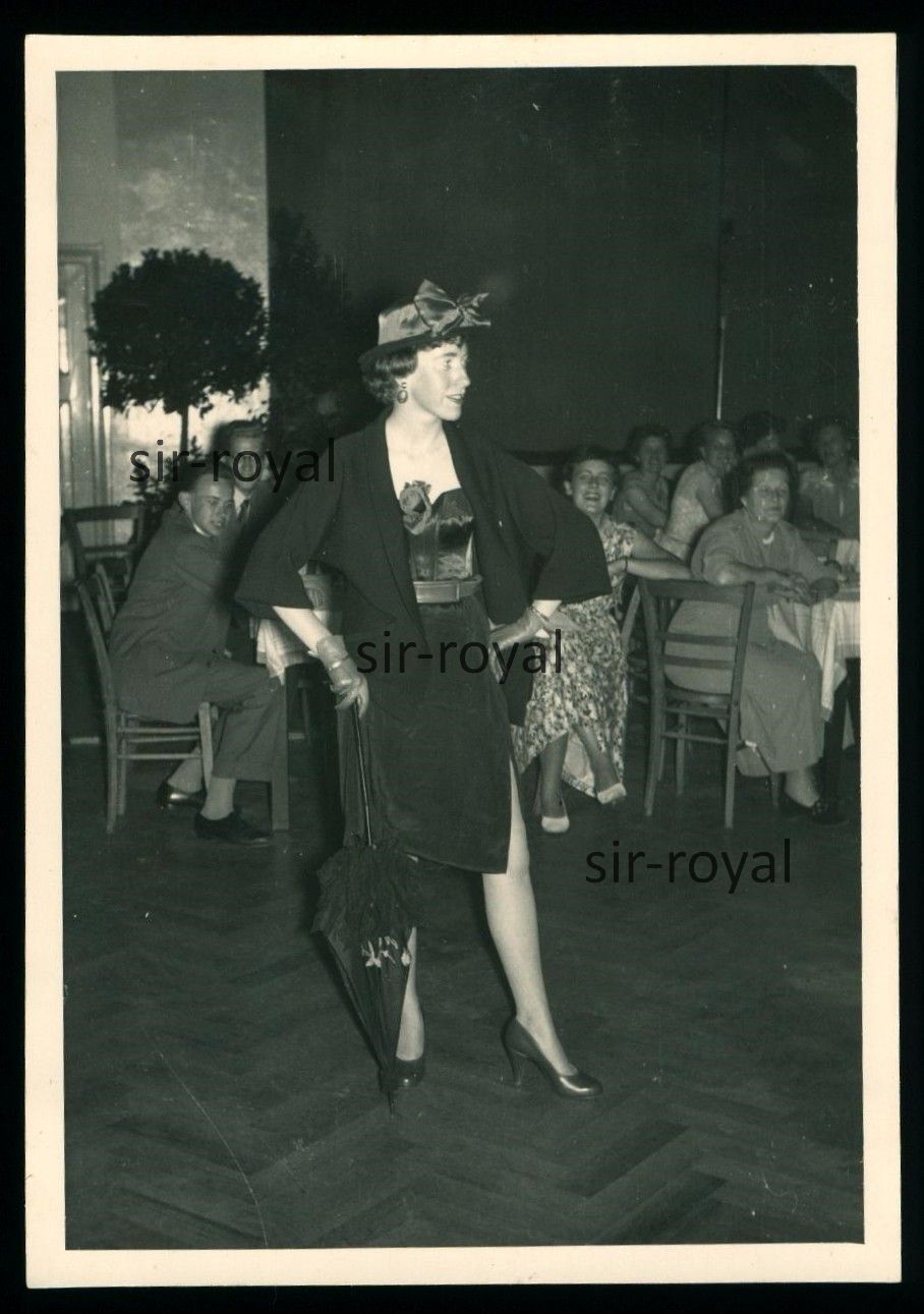 Travestie 1950er – Crossdresser Transgender Gay Mann Frauenkleidung Foto 7x10cm