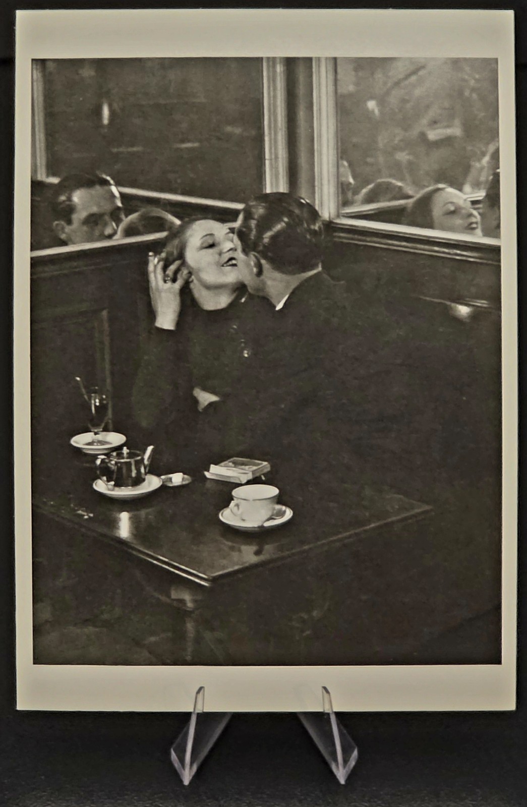 1985 Brassai Lovers in a Cafe Paris c1932 Photo Postcard Fotofolio B&W