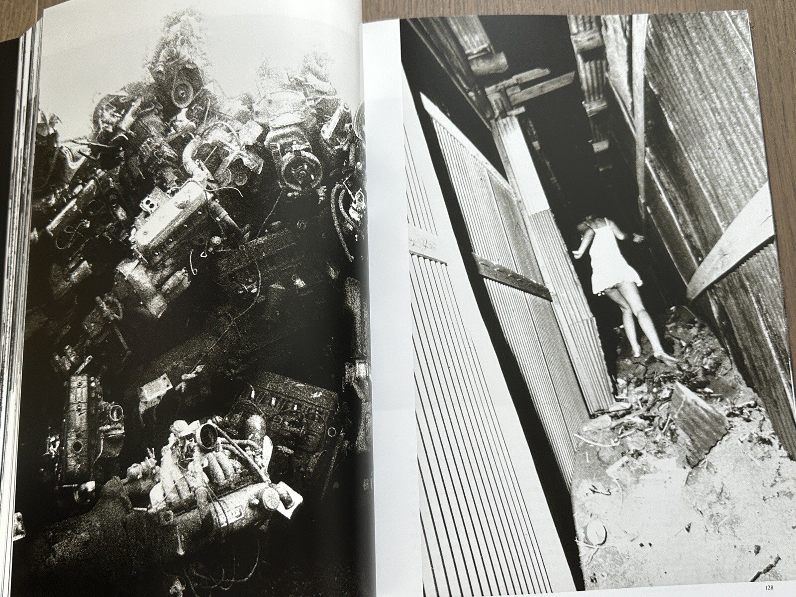 🎈NEW! Daido Moriyama – Memories of Light, Shimane Art Museum (Shimane, Japan)