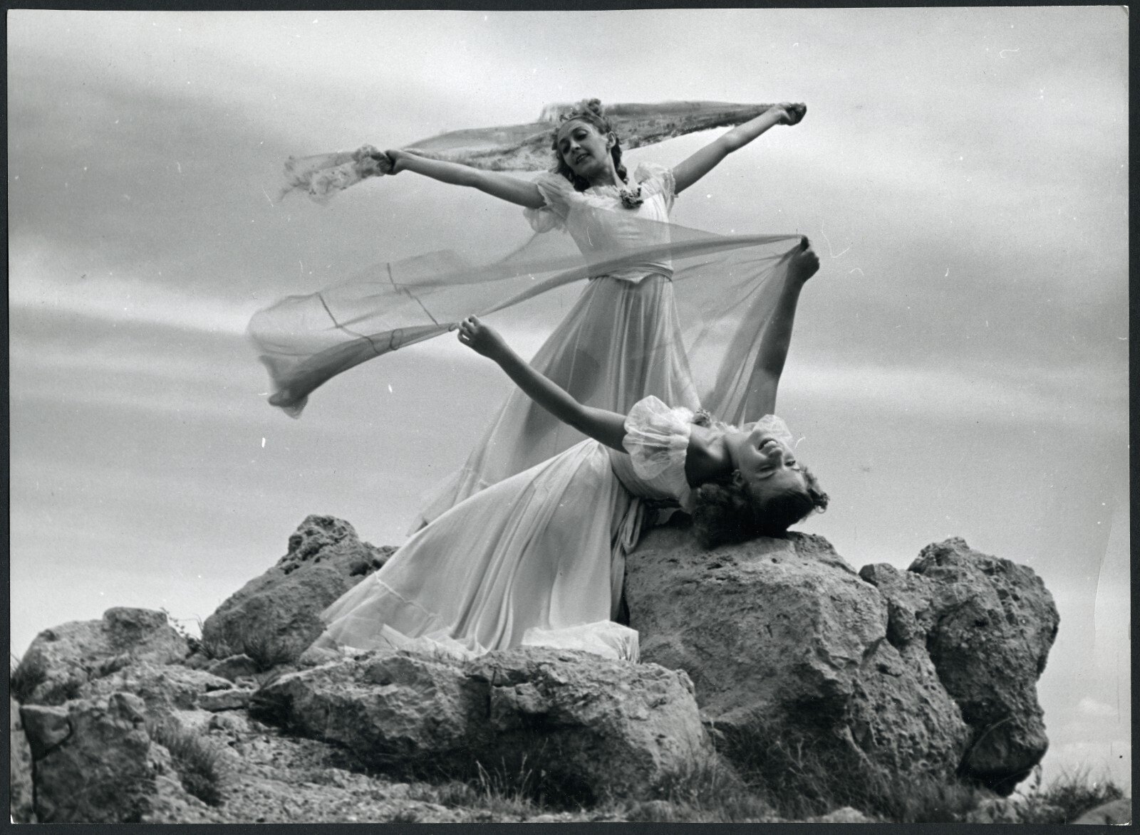 Larger size marked fine art Photograph, 1930’s by SZENDRŐ István, in wind, unus