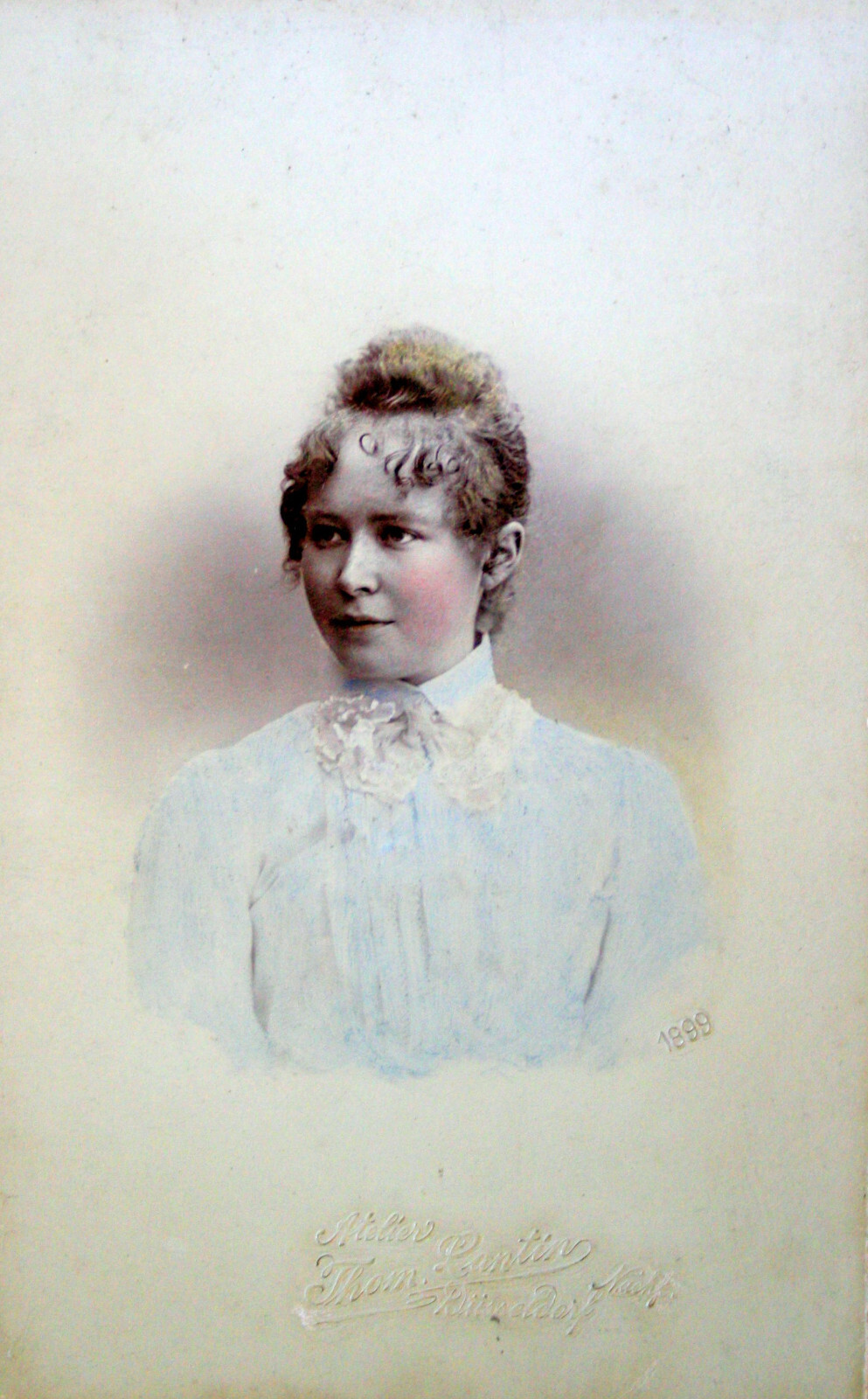 Thom. Lantin Düsseldorf 1899 “Delicately coloured lady breast portrait” 16.5×10.5 cm