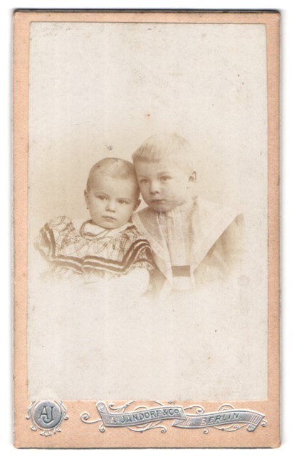 Photograph A. Jandorf & Co., Berlin, Belle Alliance Street 1, siblings in Fe