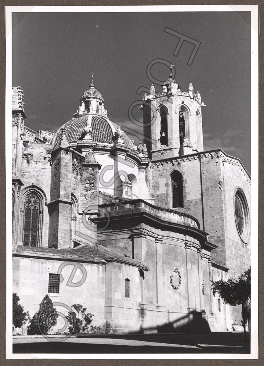 Photo Spain Tarragona Cathedral Cathedral Architecture Dome 1950s