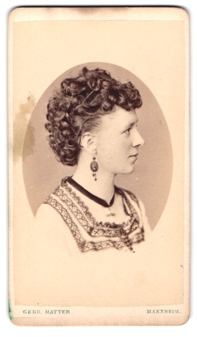 Photograph used Matter, Mannheim, Heidelbergerstraße P7-8 3/4, profile view e