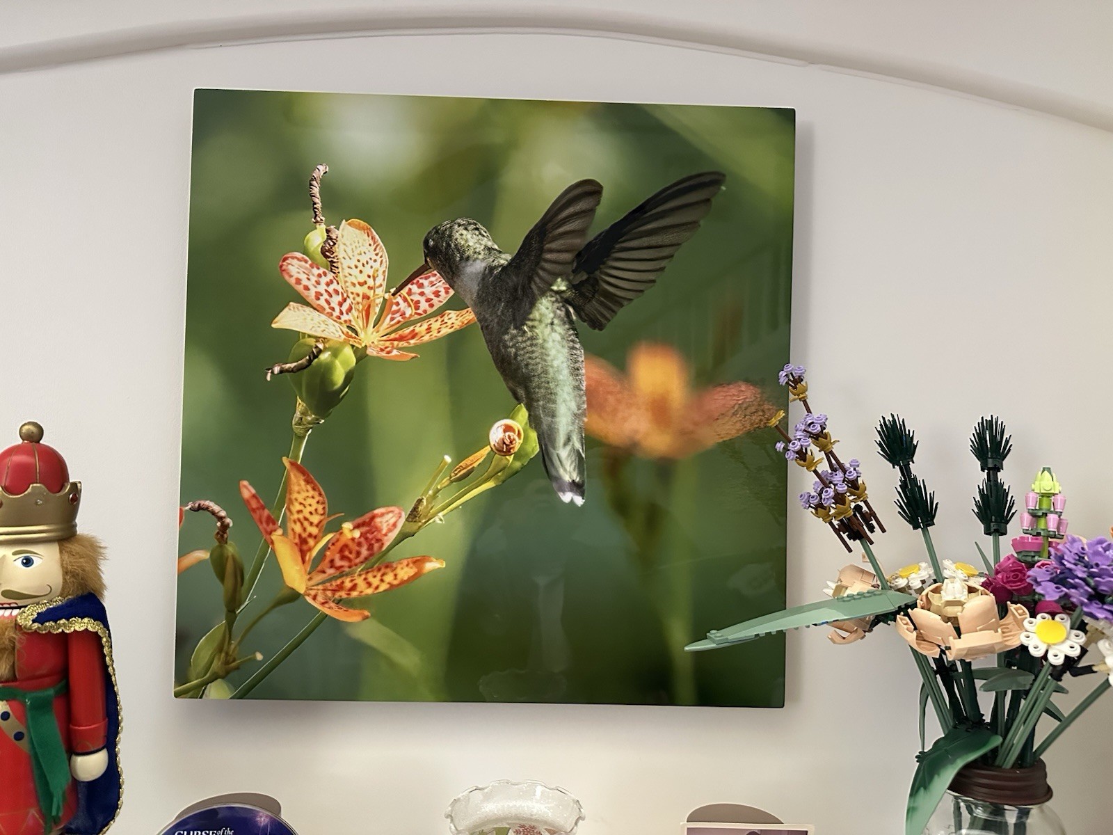 Hummingbird On Metal Plate Wall Art 2’x2’