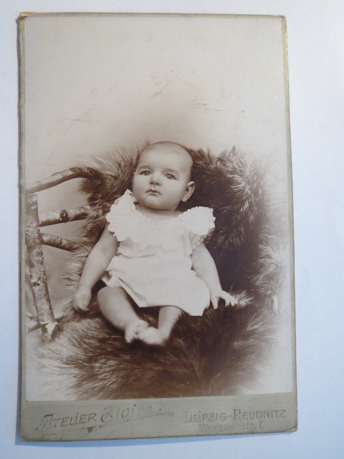 Leipzig-Reudnitz-little child-baby/cab