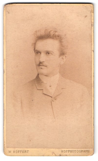 Photograph W. Höffert, Dresden, See-Str. 10, portrait young man in suit with