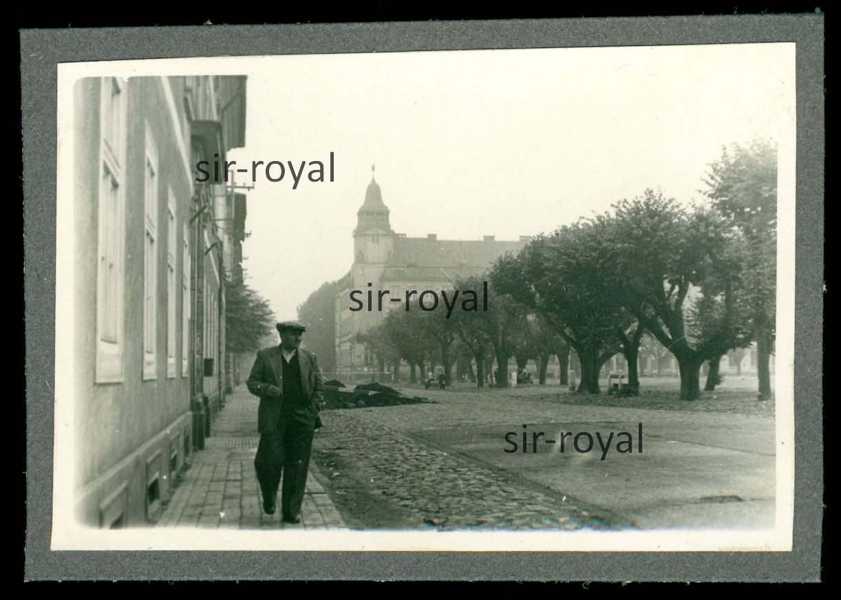 Terezín 1958 – At Parade Square – 1950s Czech Republic Terezin – Photo 10x7cm