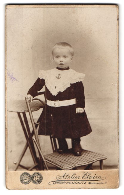Photography studio Elvira, Leipzig-Reudnitz, Wurzenerstr. 7, Child On A Stu