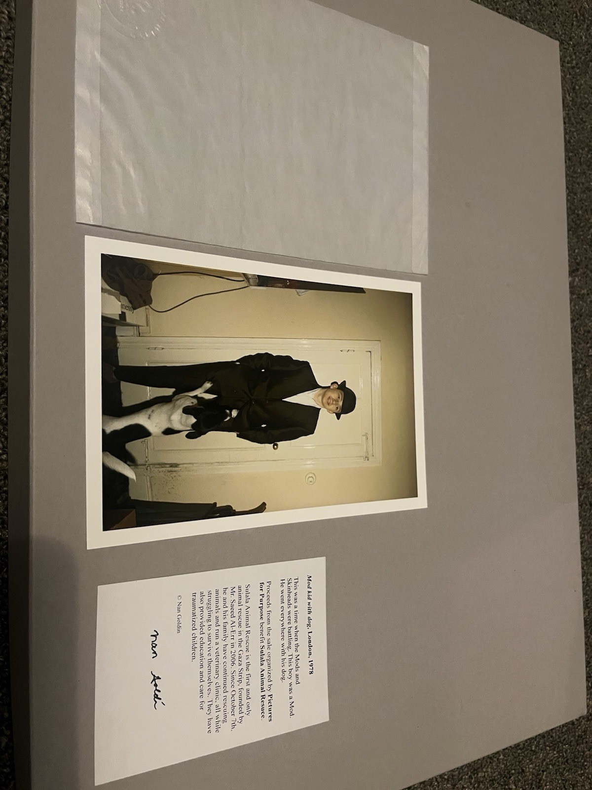 Nan Goldin -mod Kid With Dog, London ￼ – Hand signed certificate of authenticity
