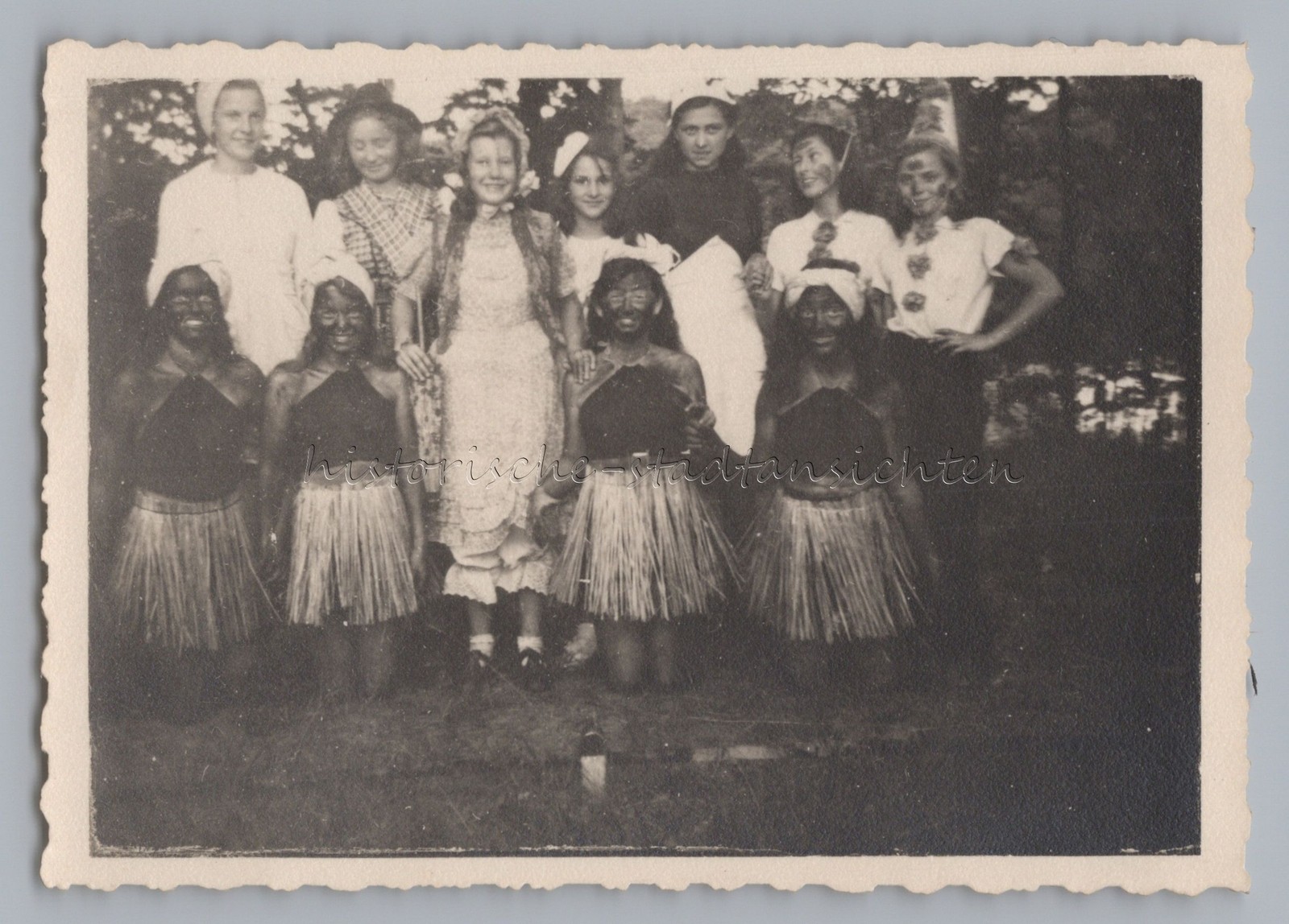 Sellin Rügen 1942 – Costume Party Girl Painted Black – Old Photo 1940s