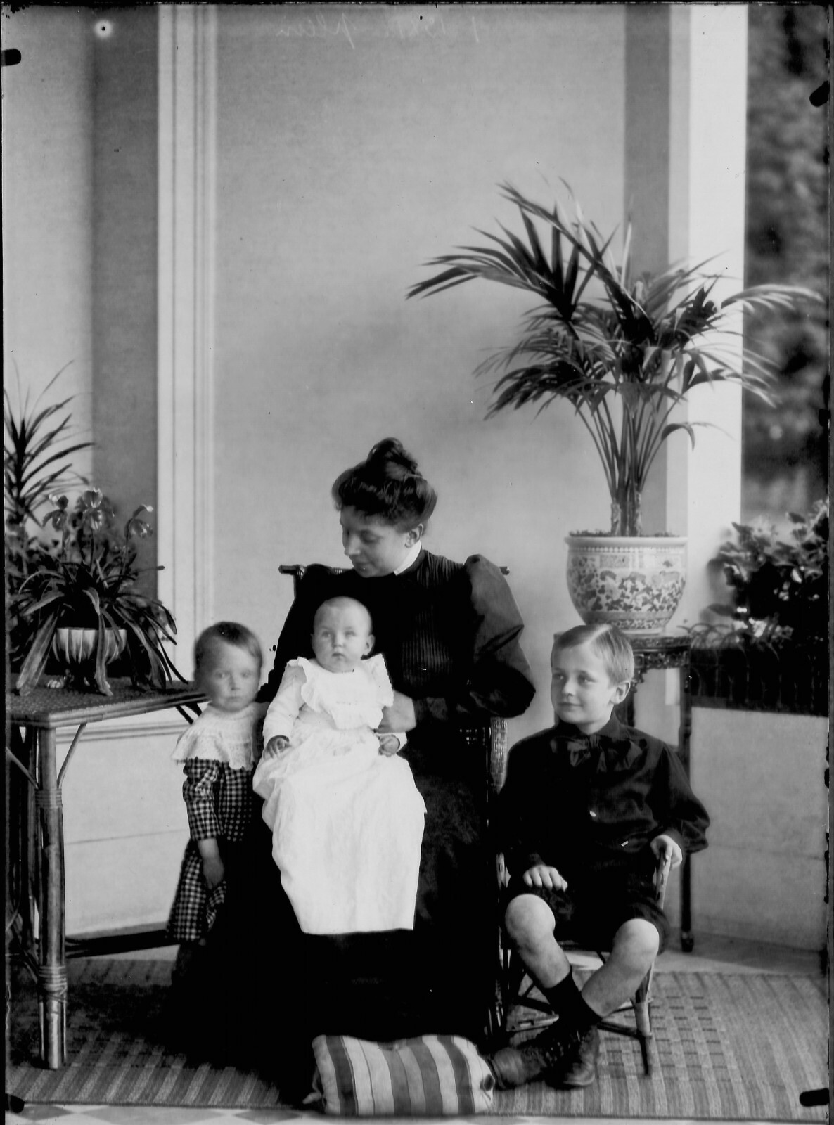 Glass Photo Plate Old Negative 13×18 cm Mom with Children, Character