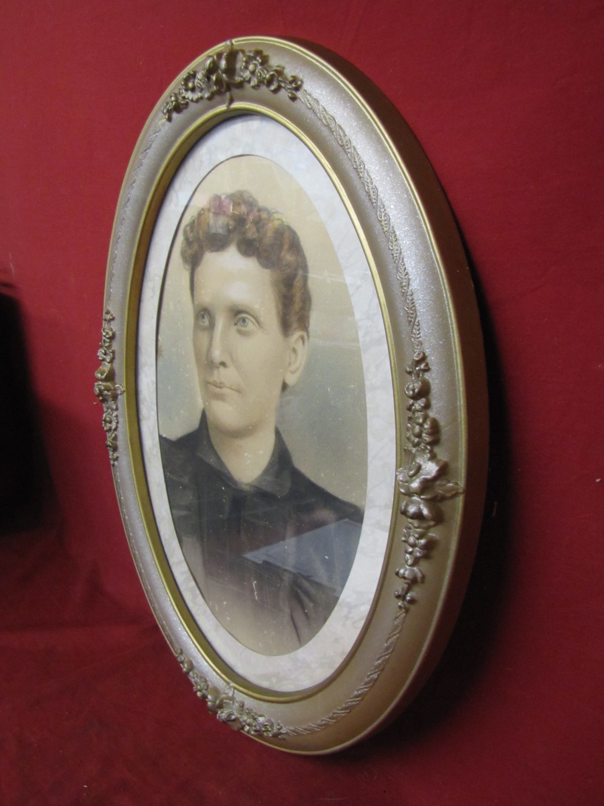 Beautiful Oval Framed Antique Portrait of a Woman