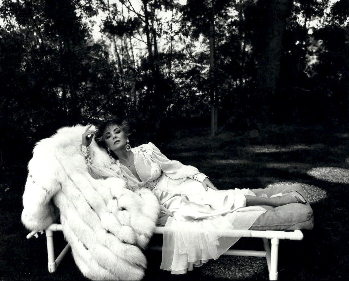 1987 Helmut Newton Elizabeth Taylor Mink Stole Lounge Portrait Art Photo Gravure
