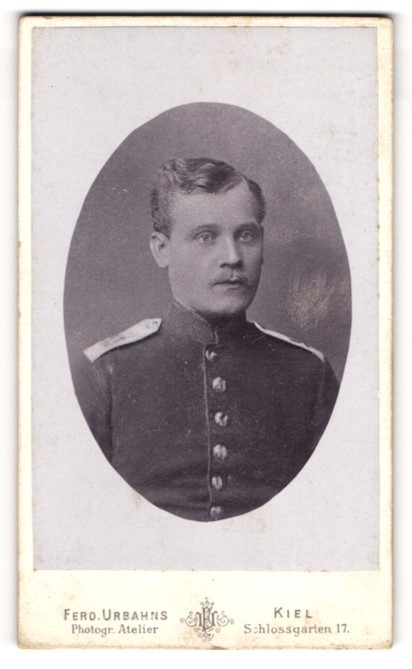 Photograph Ferd. Urbahn, Kiel, Castle Garden 17, Soldier with Pomade in Hair in Un