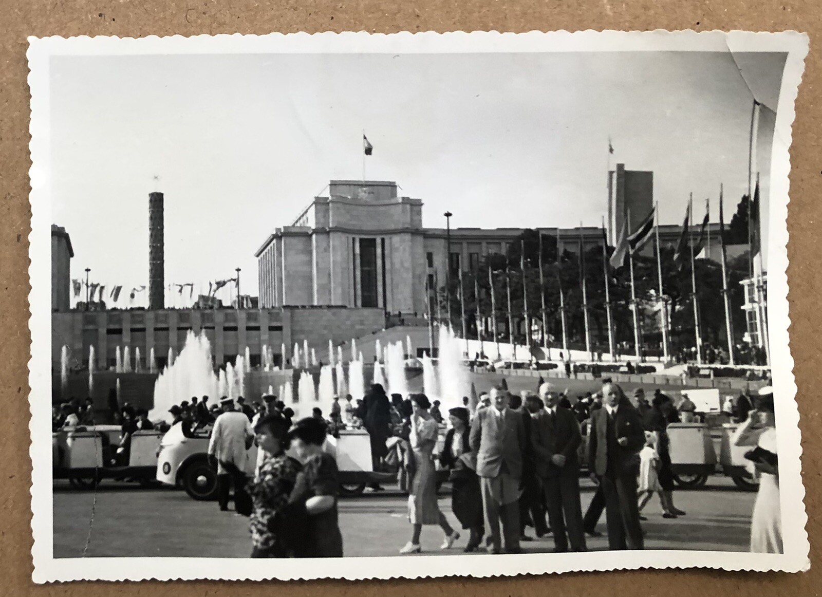 Photo Antique Exhibition Universelle 1937 Paris Palace Of Chaillot Visitors
