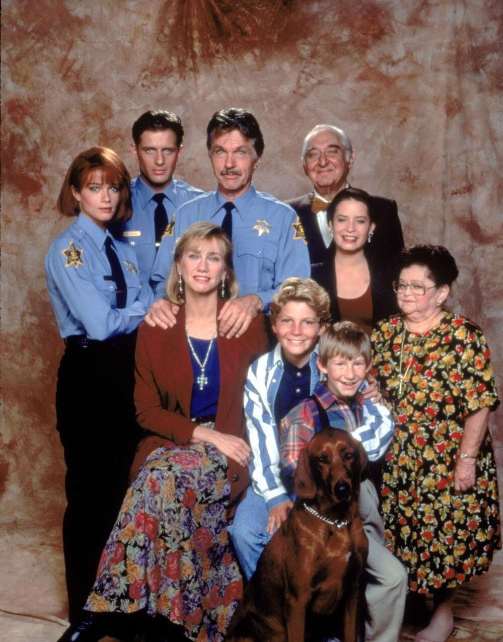 PHOTO NO. 2 – Picket Fences – Tom Skeritt, Holly Combs, Lauren Holly – 20×30 CM