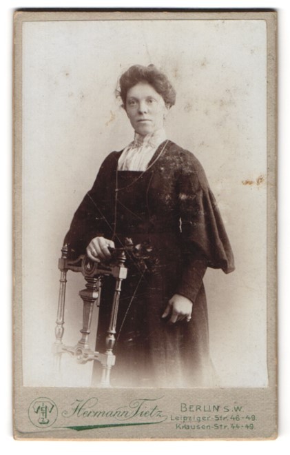 Photograph Hermann Tietz, Berlin-SW, Leipziger-Strasse 46-49, portrait Bürgerli
