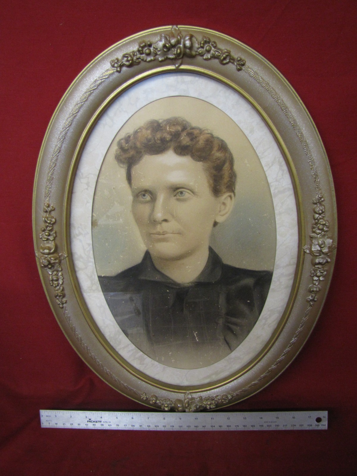 Beautiful Oval Framed Antique Portrait of a Woman