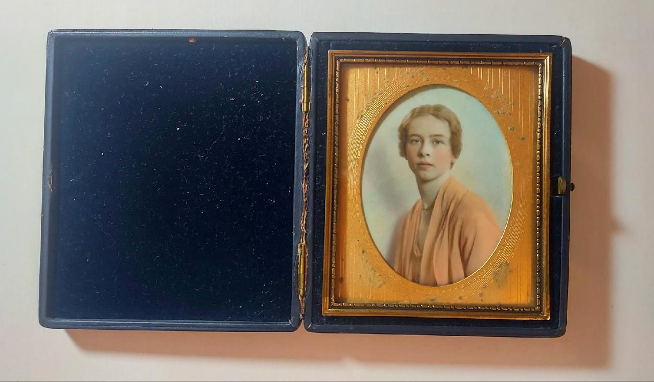 1930 Miniature Portrait of Grace Schneider Rochester,NY Daughters of Revolution