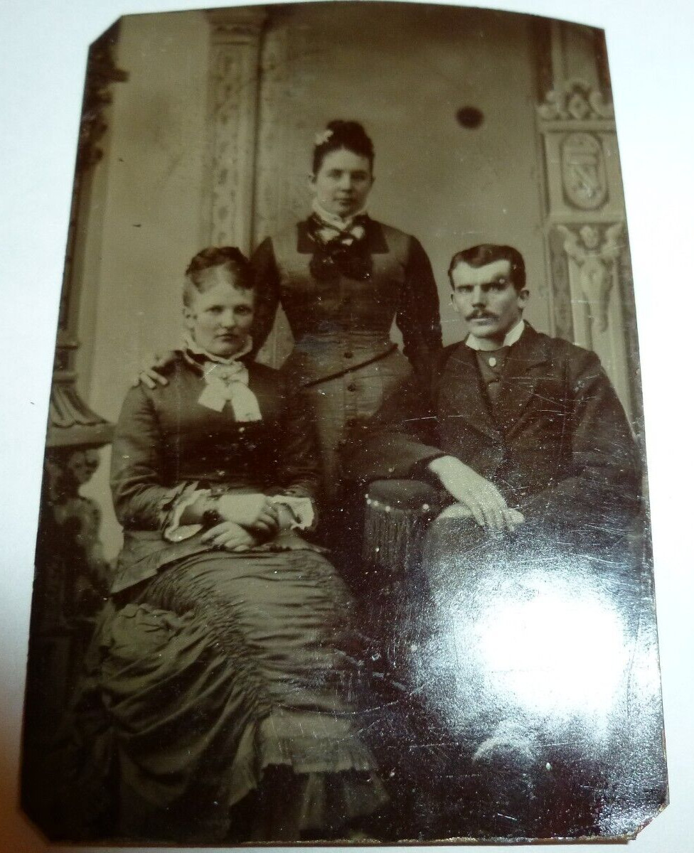 Antique Tin Type Photo 2 Young Women and Men