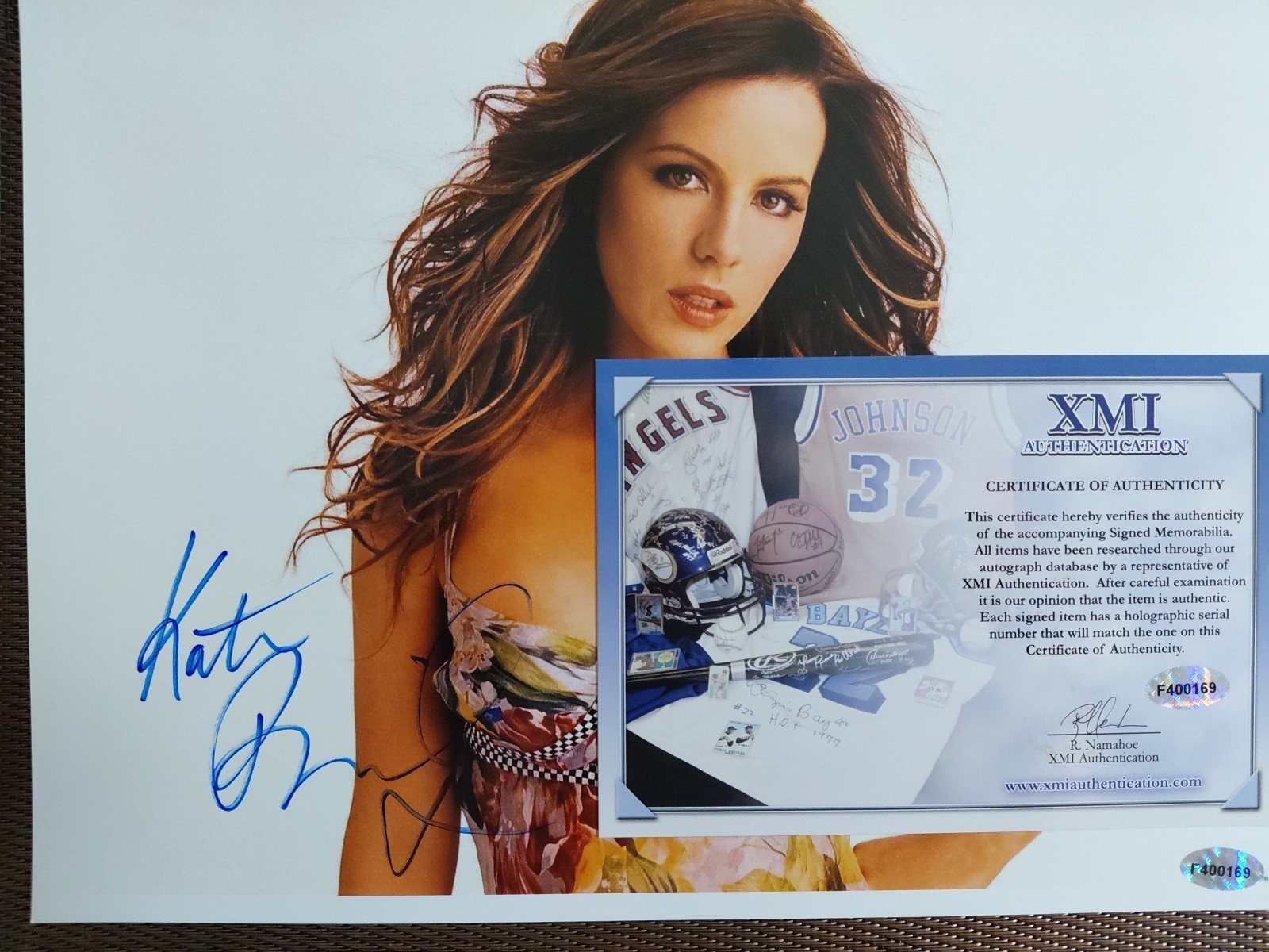 KATE BECKINSALE **** Actress Hand Signed Autograph COA