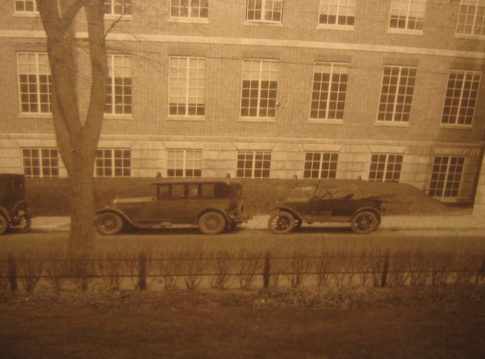 Vintage 1929 HARVARD UNIVERSITY ‘Edward Mallinckrodt Chemical Lab’ w CARS PHOTO