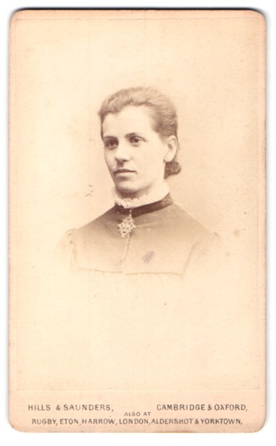 Photograph Hills & Saunders, Cambridge, Portrait of a Woman CDV / Cabinet Photo
