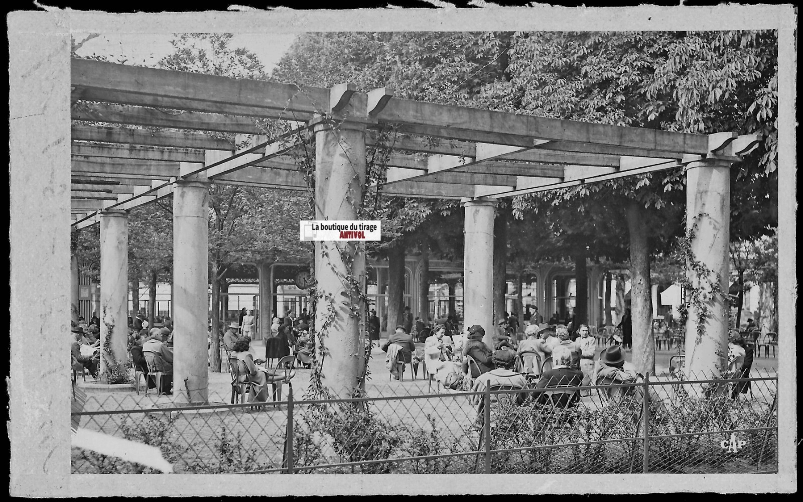 Old Glass Plate Photo Negative Black & White 9×14 cm, Vichy, Pergola