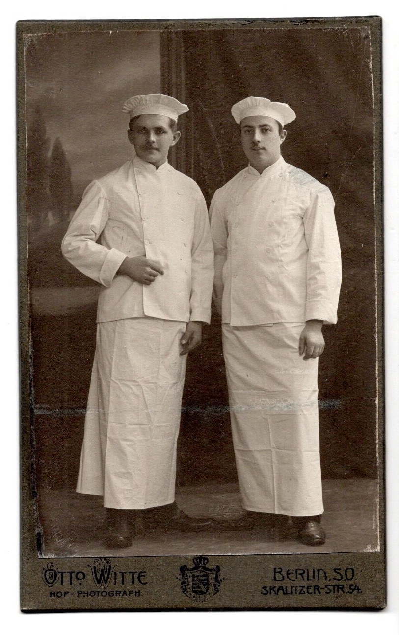 CdV photo two chefs with chef hats studio Otto Witte Berlin (c2132)