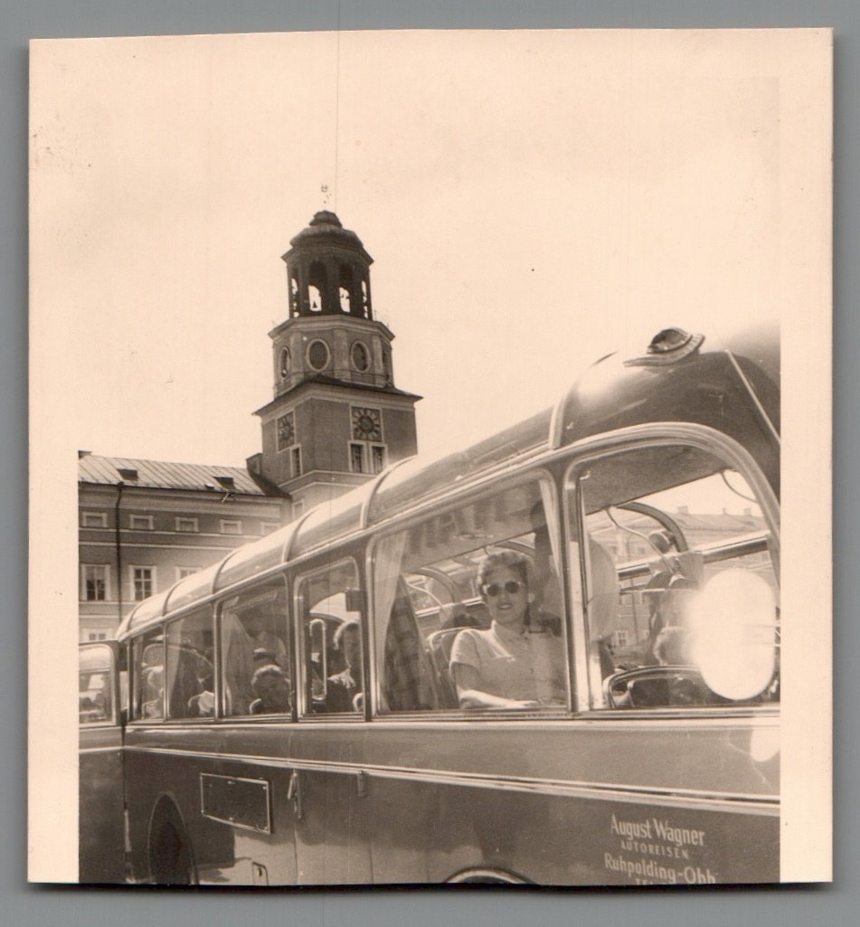 Photo Pretty Woman Coach August Wagner Ruhpolding Salzburg 1955 (F1187)