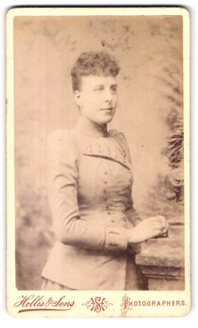 Photograph Hellis & Sons, London, 211 & 213 Regent Street, Young Lady with Locke