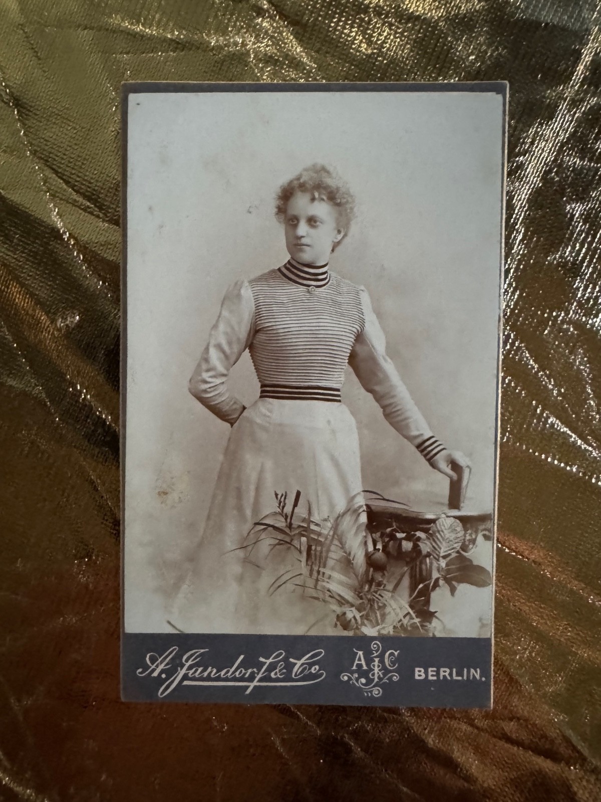 CdV photo young lady around 1890 – A. Jandorf & Co Berlin – photography portrait